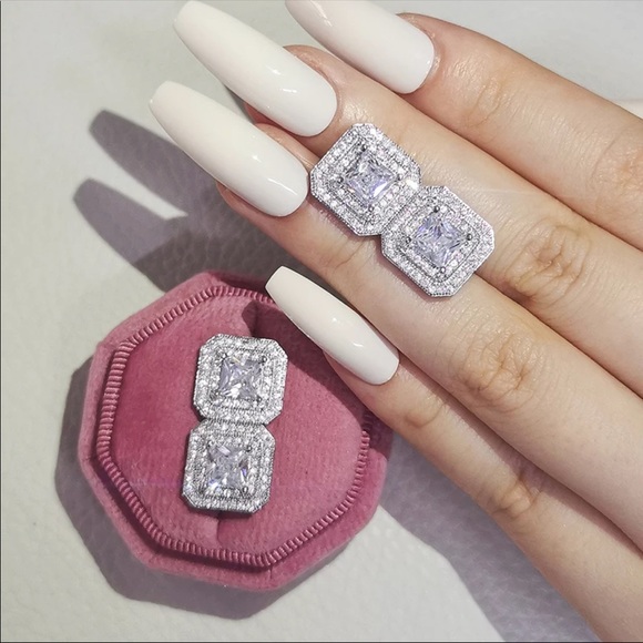 New Women’s 925 Silver Square Diamond Earrings - Picture 2 of 2